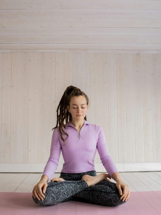 L’arte di stare nel presente: cinque consigli per imparare a meditare